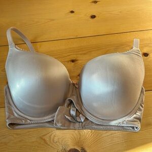 Victoria secret 34ddd/f.  Nude body by Victoria